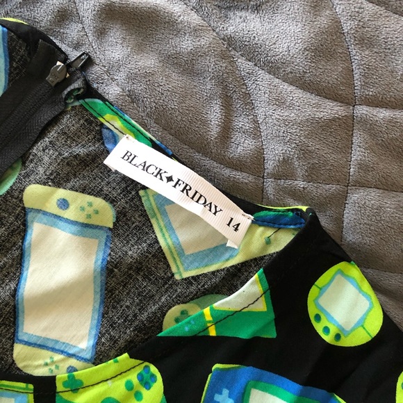 Dangerfield Black Friday - Size 14 - Dress - Green Video Games - Picture 3 of 4